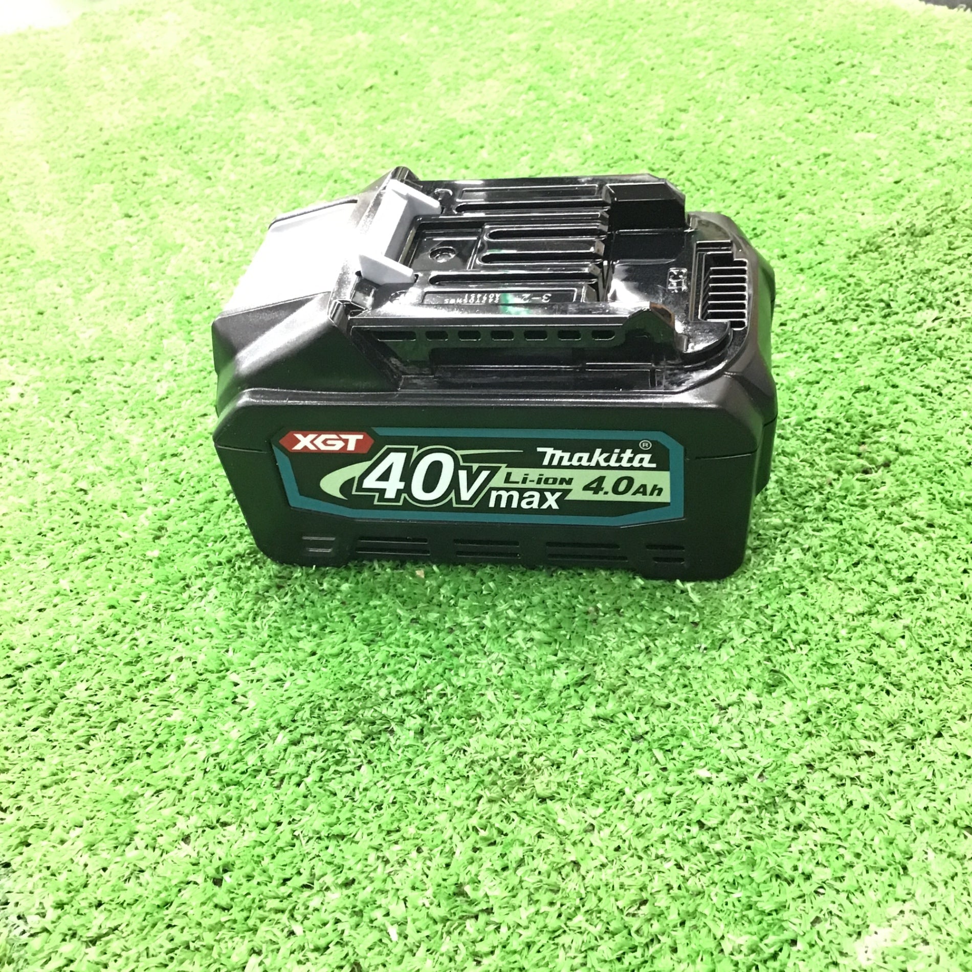 マキタ純正バッテリーBL 4040 40V 4.0Ah 新品未使用品 マキタ純正バッテリーBL 4040 40V 4.0Ah 新品未使用品