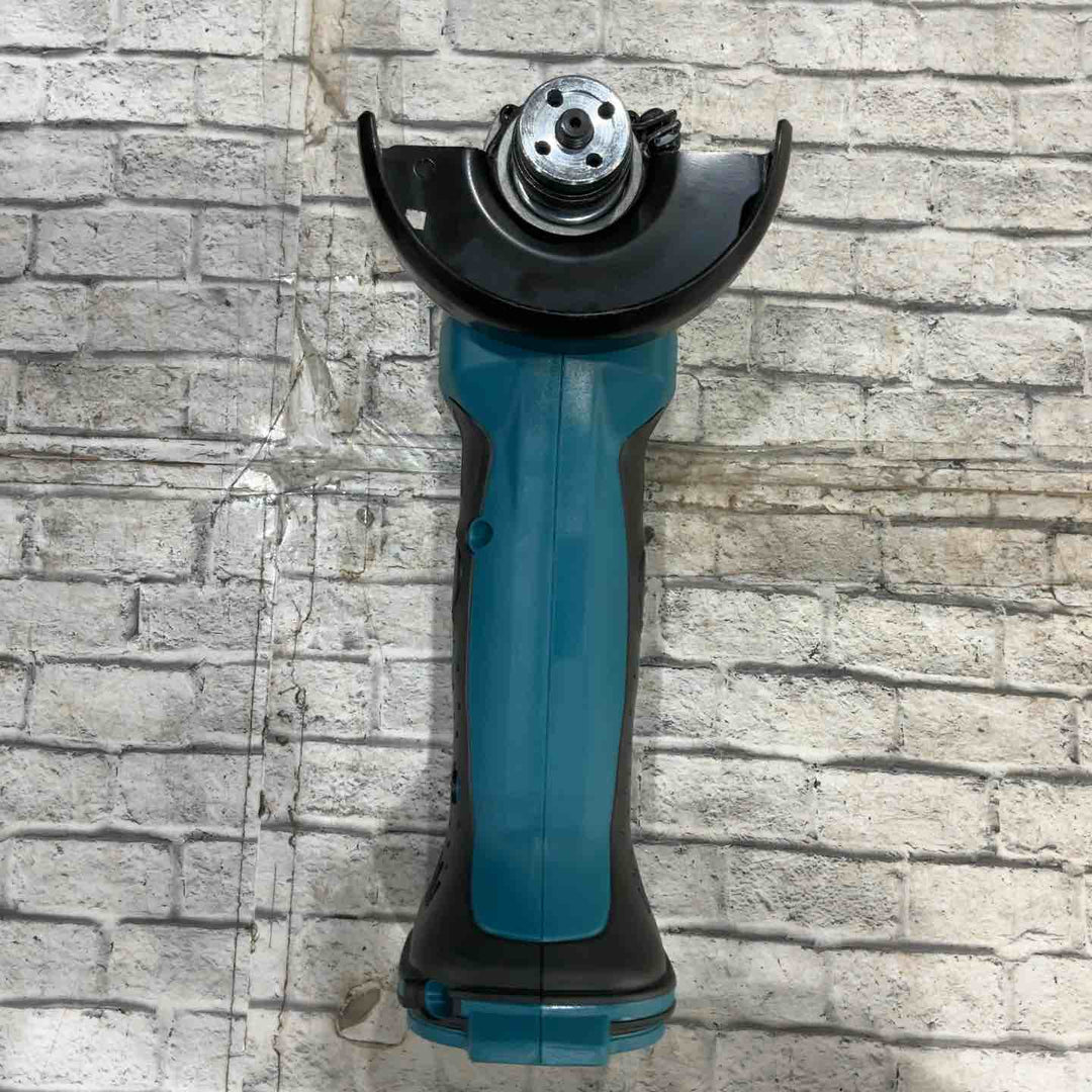 ◇マキタ(makita) コードレスディスクグラインダ GA402DRF【川口店】