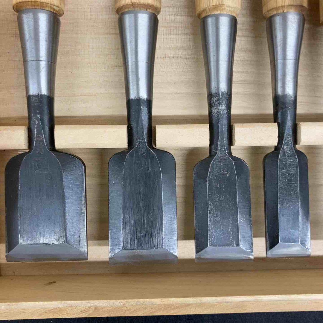 【中古品】 鑿(のみ) 三代目 千代鶴貞秀 別誂 追入十本組 ※希少品 【東大和店】