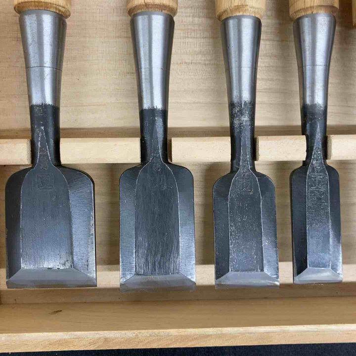 【中古品】 鑿(のみ) 三代目 千代鶴貞秀 別誂 追入十本組 ※希少品 【東大和店】