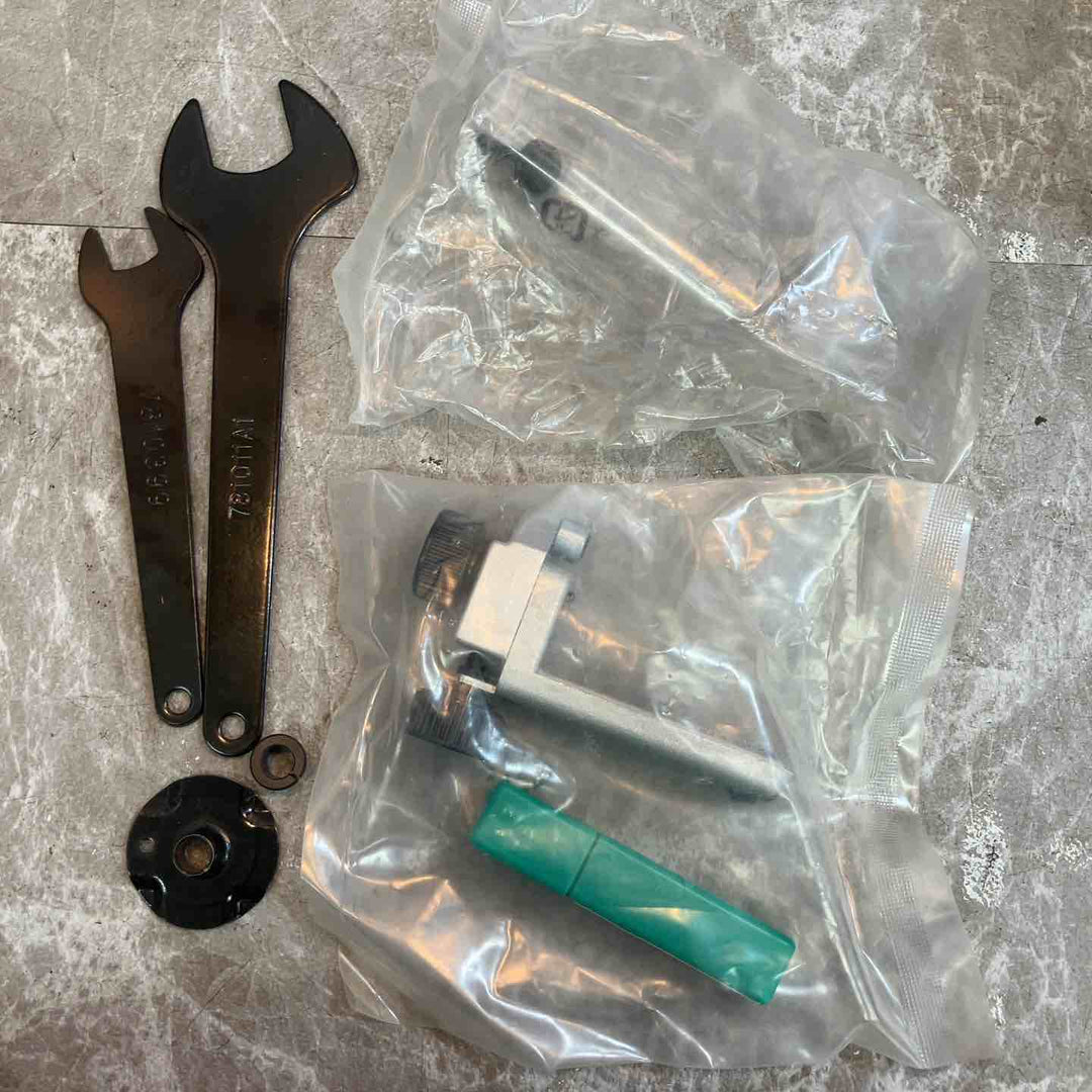★マキタ(makita) コードレストリマー RT50DZ【八潮店】