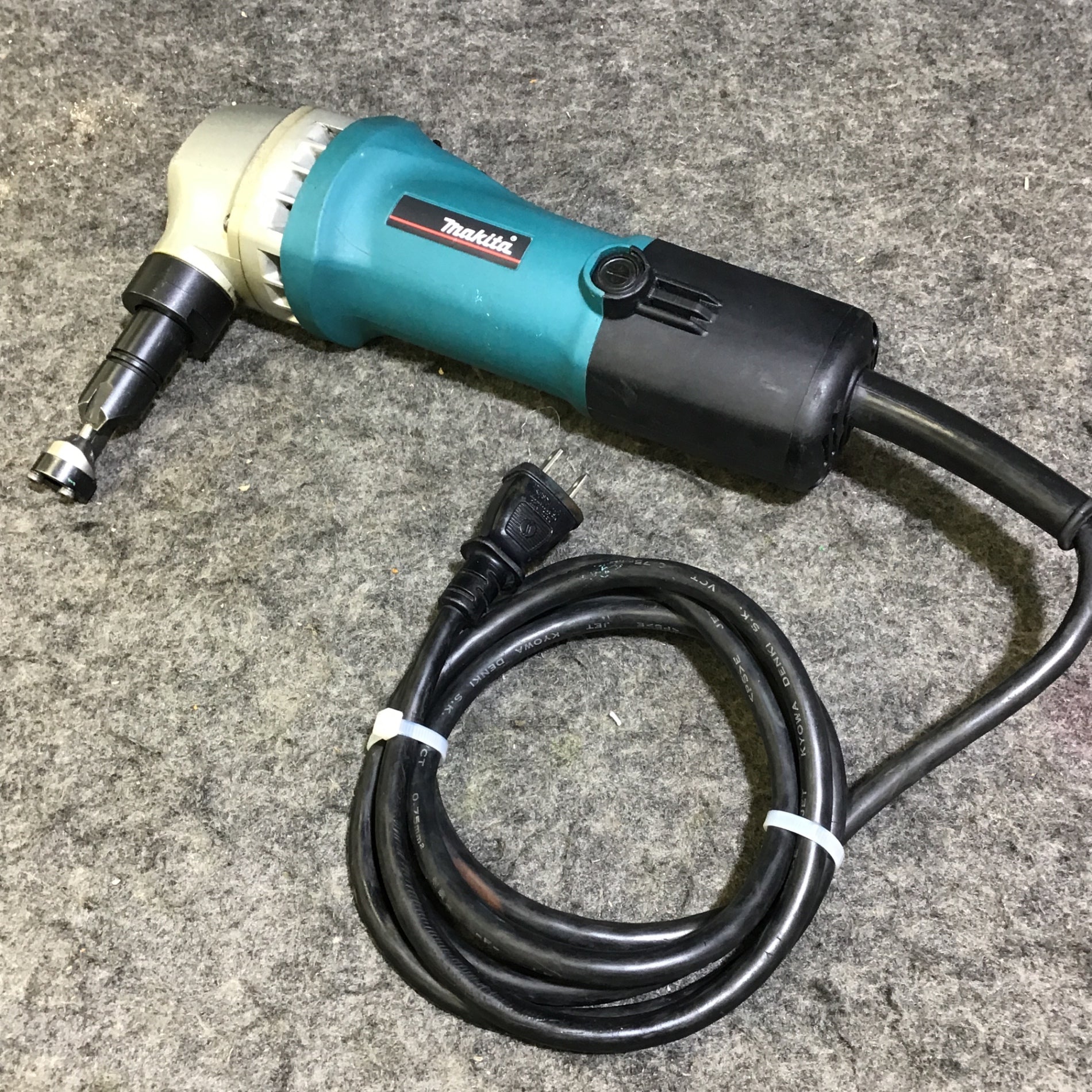 【中古品】マキタ(makita) ニブラ JN1601【桶川店】