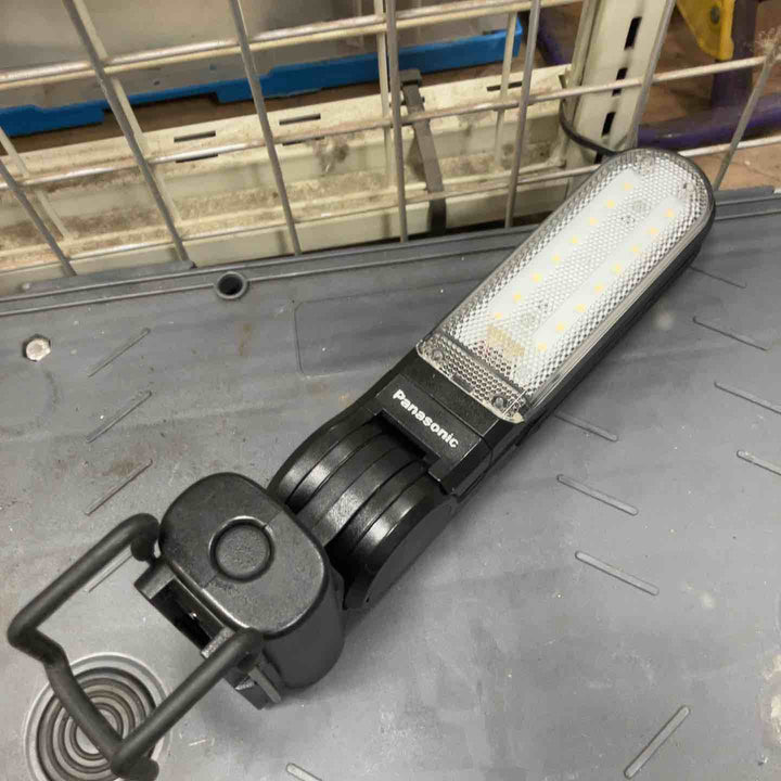 ◇パナソニック(Panasonic) コードレスLEDマルチライト EZ3720-B【草加店】