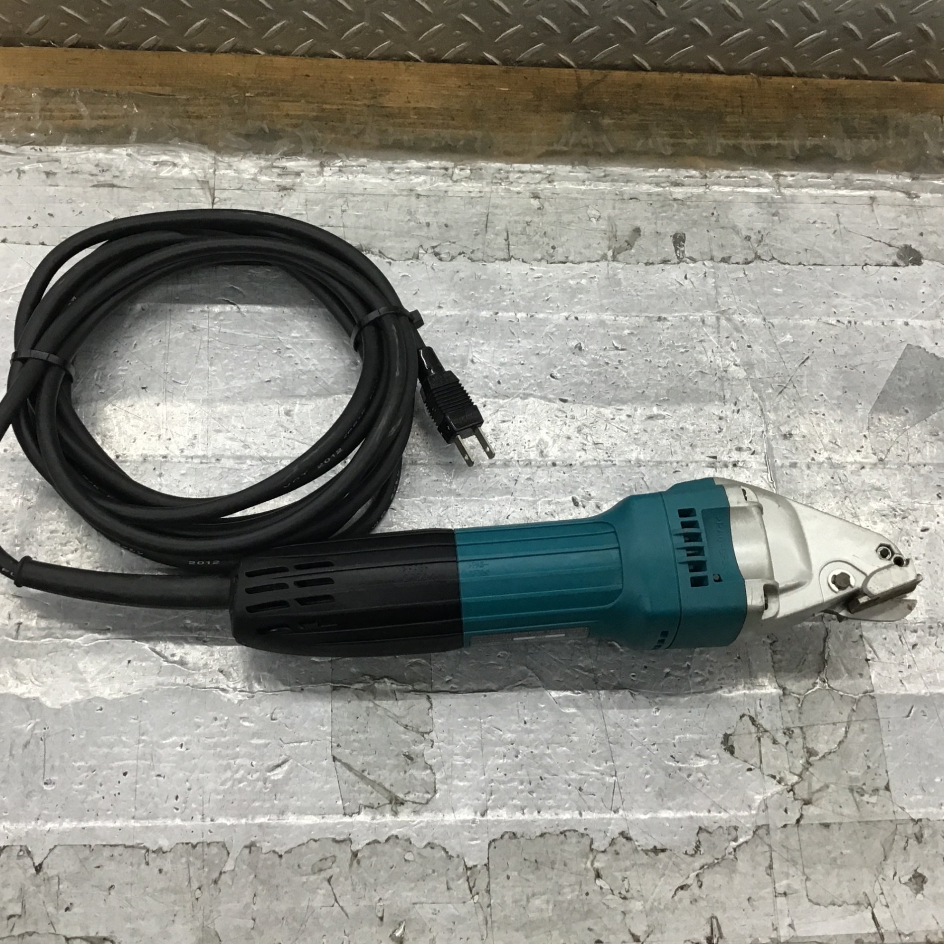 マキタ ストレートシャー JS1601 [パワフル380W！]（マキタ