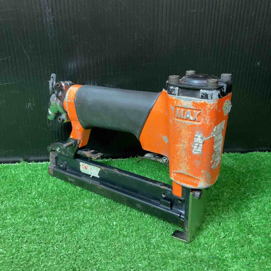 【中古品】マックス(MAX) 常圧エアタッカ F線ステープル用 (TA-20FP/222Fキュウオン) ◇ステープルおまけ付♪【岩槻店】