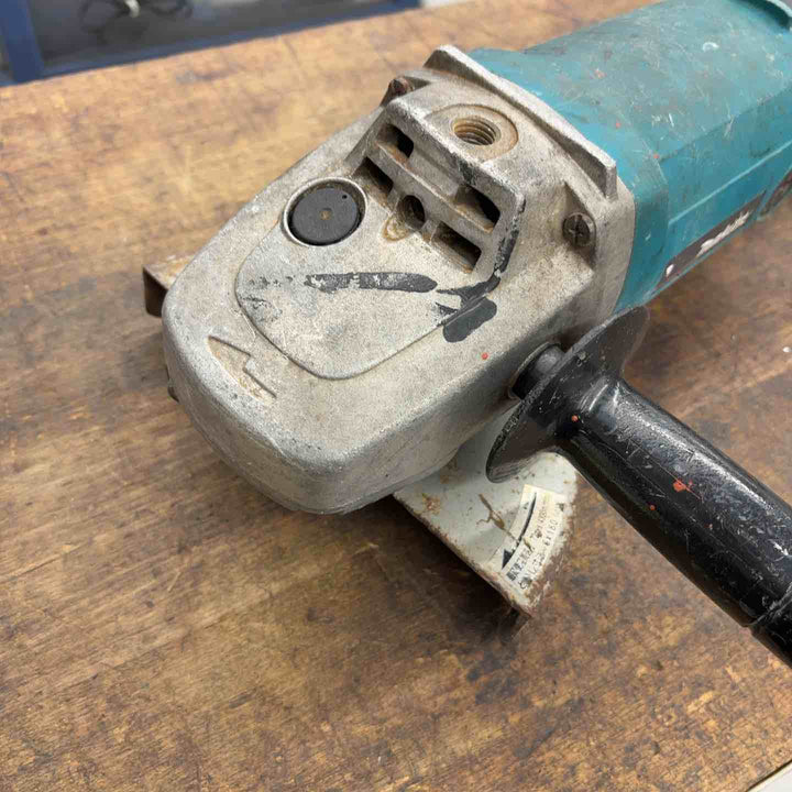 ◇マキタ(makita) 180mmディスクグラインダー 9047L【八潮店】