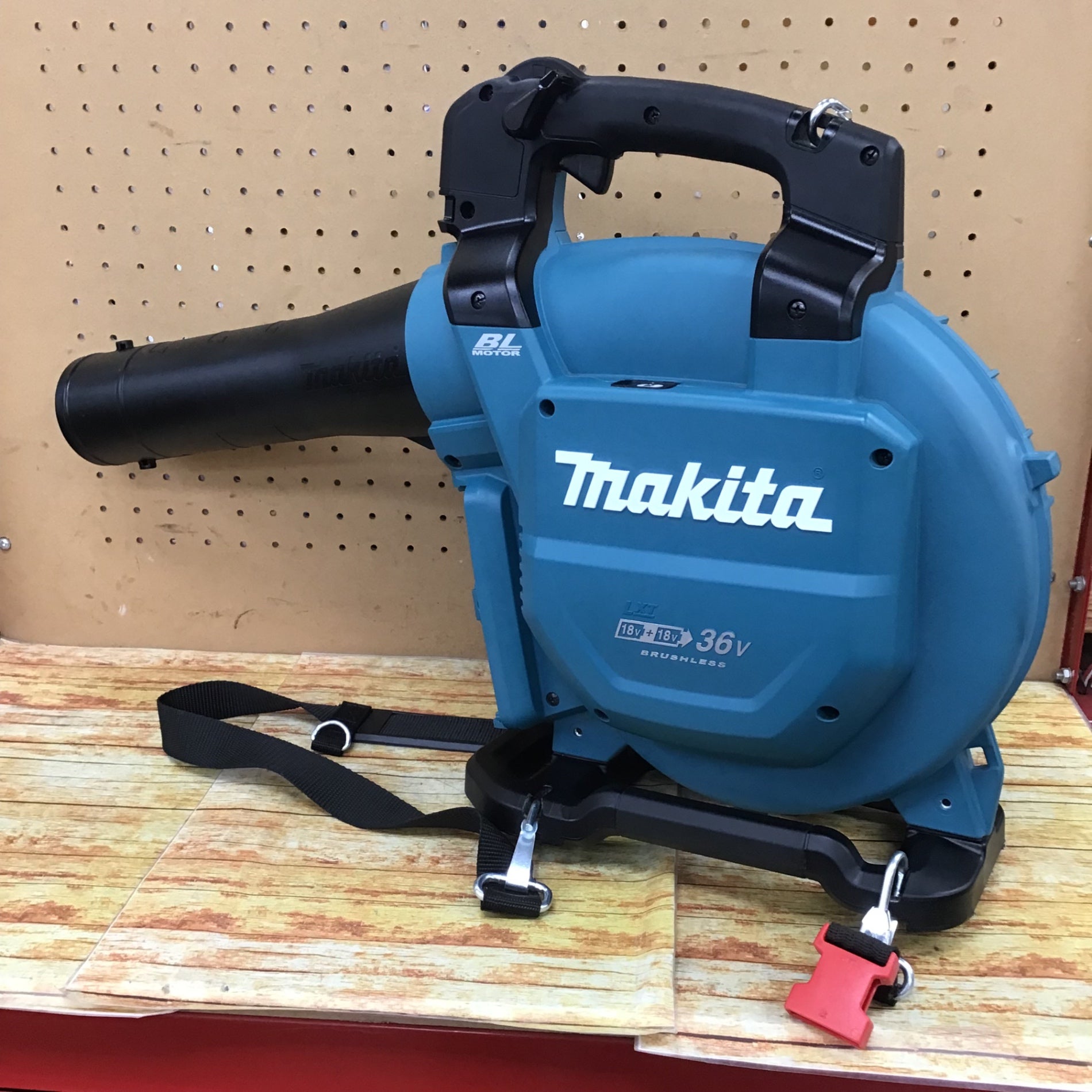 〇マキタ(makita) コードレスブロワ(バキュームキット付) MUB363DZV【川崎店】 – アクトツールオンラインショップ