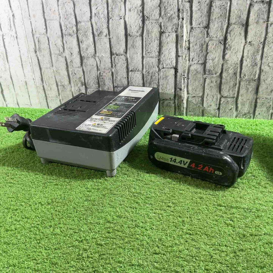 ◇パナソニック(Panasonic) スティックサイクロンクリーナー デュアル14.4V/18V マットブラック EZ37A5X-B 動作確認済【川口店】