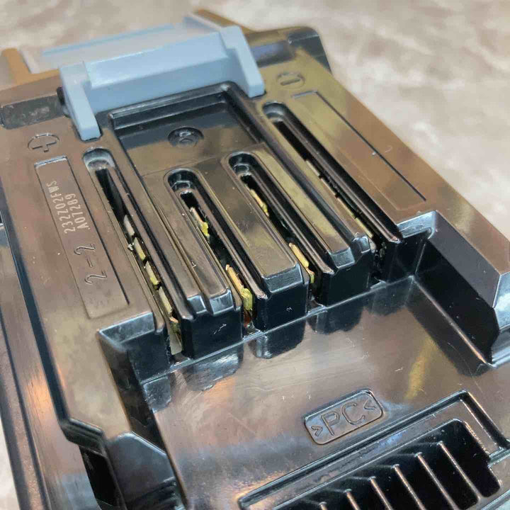 ★マキタ(makita) リチウムイオンバッテリー 40Vmax/4.0Ah BL4040 充電回数2回【八潮店】
