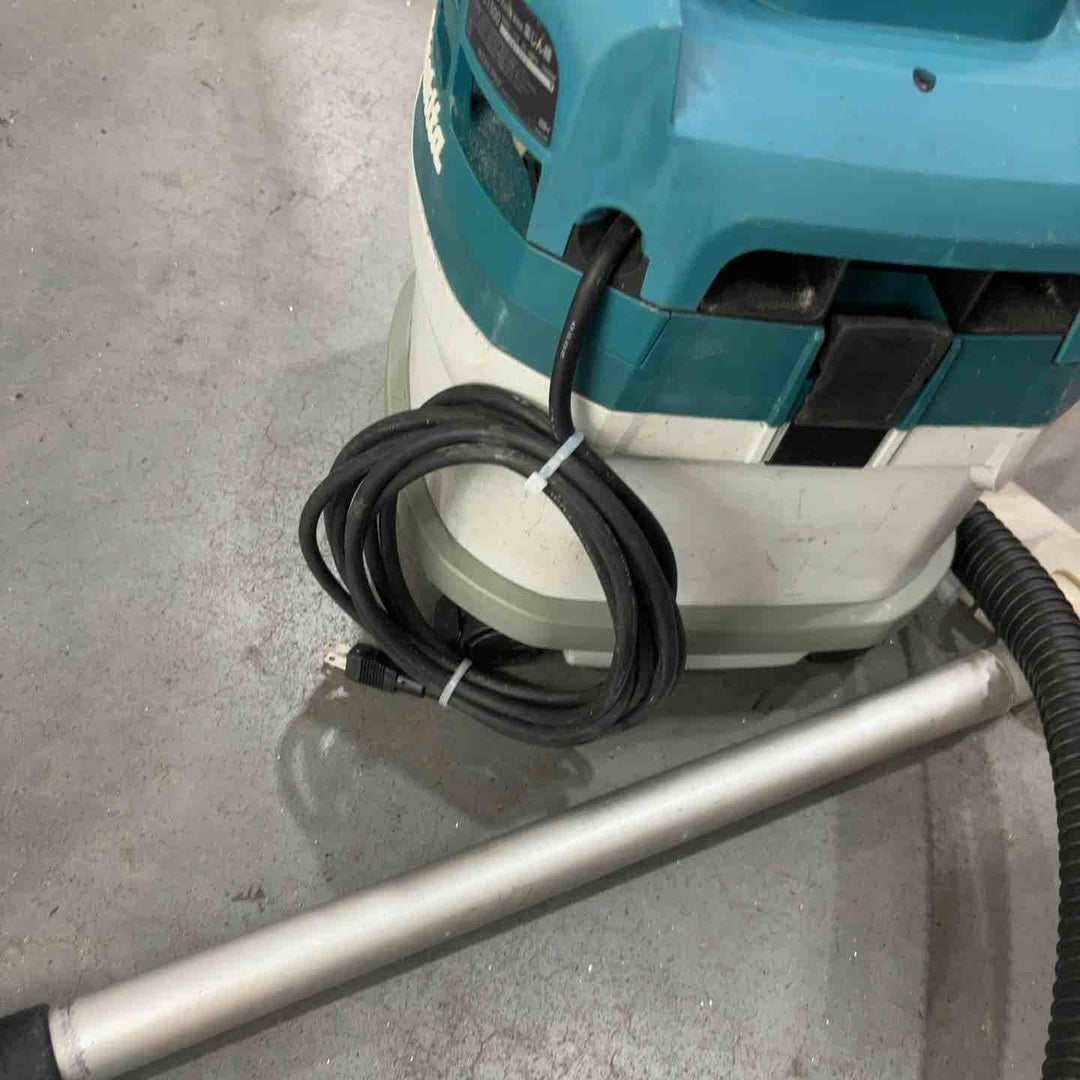 ★マキタ(makita) 集じん機 乾湿両用 VC1500 ホース、ノズル付き【川口店】
