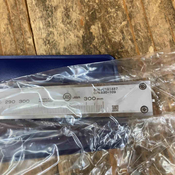 ◇ミツトヨ(Mitutoyo) Ｍ型標準ノギス N30(530-109)(300MM)【所沢店】
