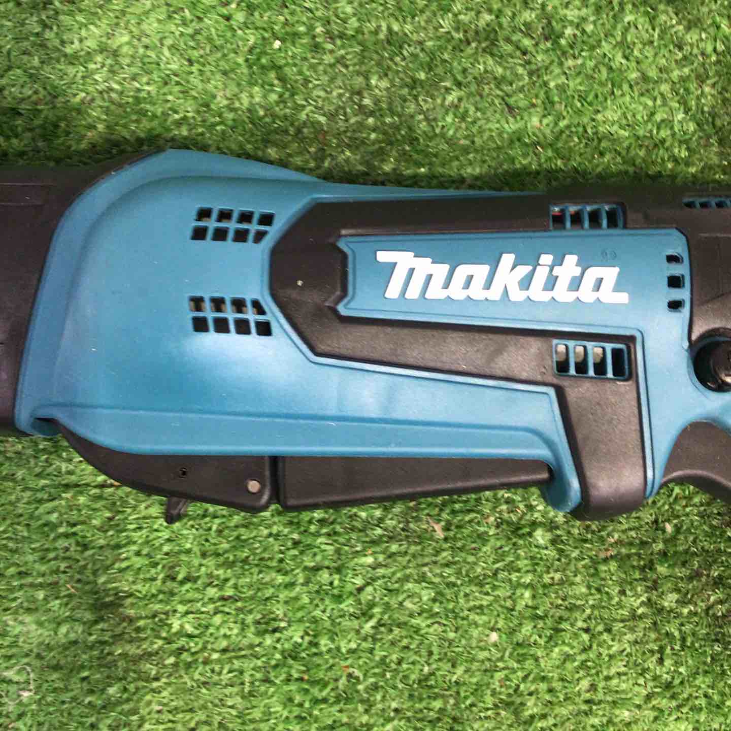 マキタ(makita) コードレスレシプロソー JR144DRF【町田店】 マキタ(makita) コードレスレシプロソー JR144DRF【町田店】 – アクト