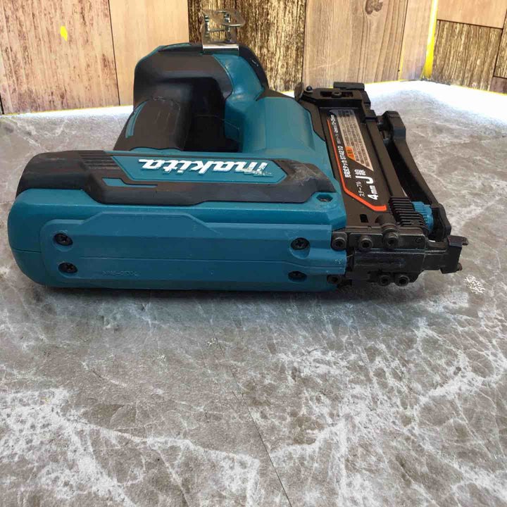 ◇マキタ(makita) コードレスタッカー ST421DZ【八潮店】