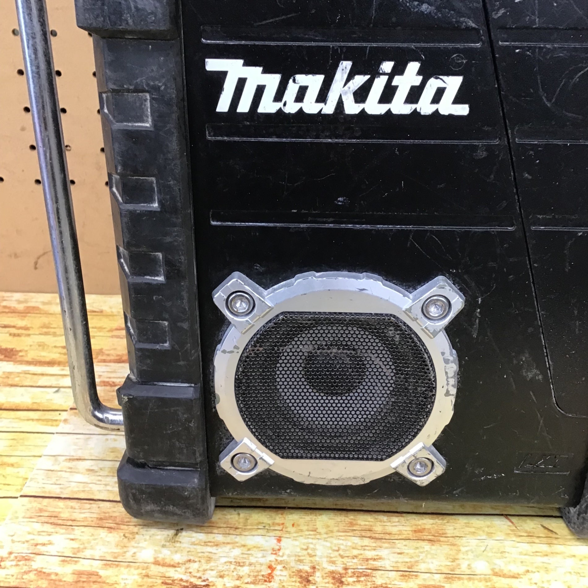 ☆マキタ(makita) コードレスラジオ MR103B【川崎店】 – アクト