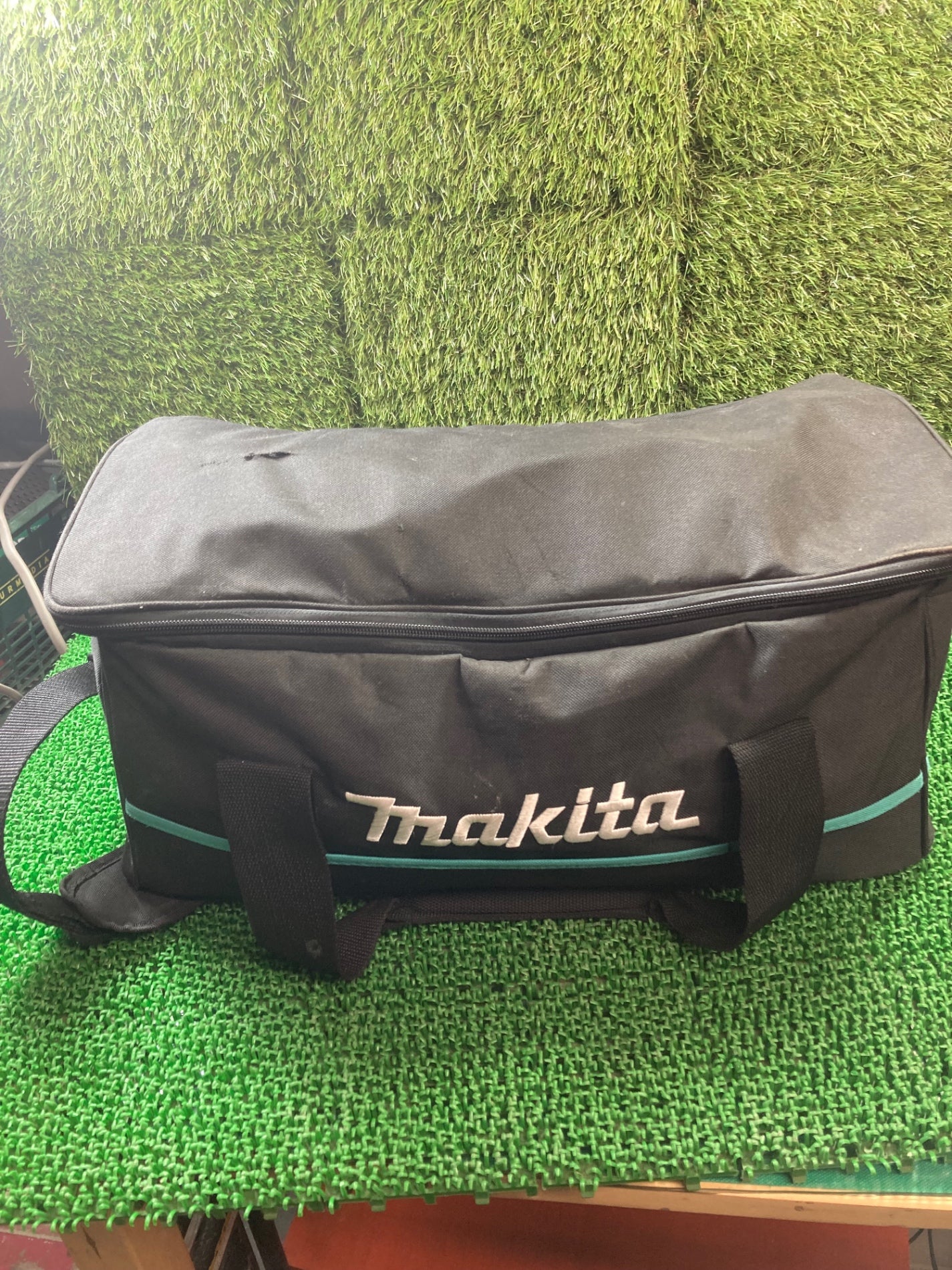 ☆マキタ(makita) コードレス掃除機(充電式クリーナー) CL121DZ【川口