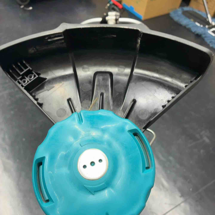 【美品】 マキタ(makita) コードレス草刈機 MUR186UDZ Uハンドル 分割棹 本体のみ 【藤沢店】