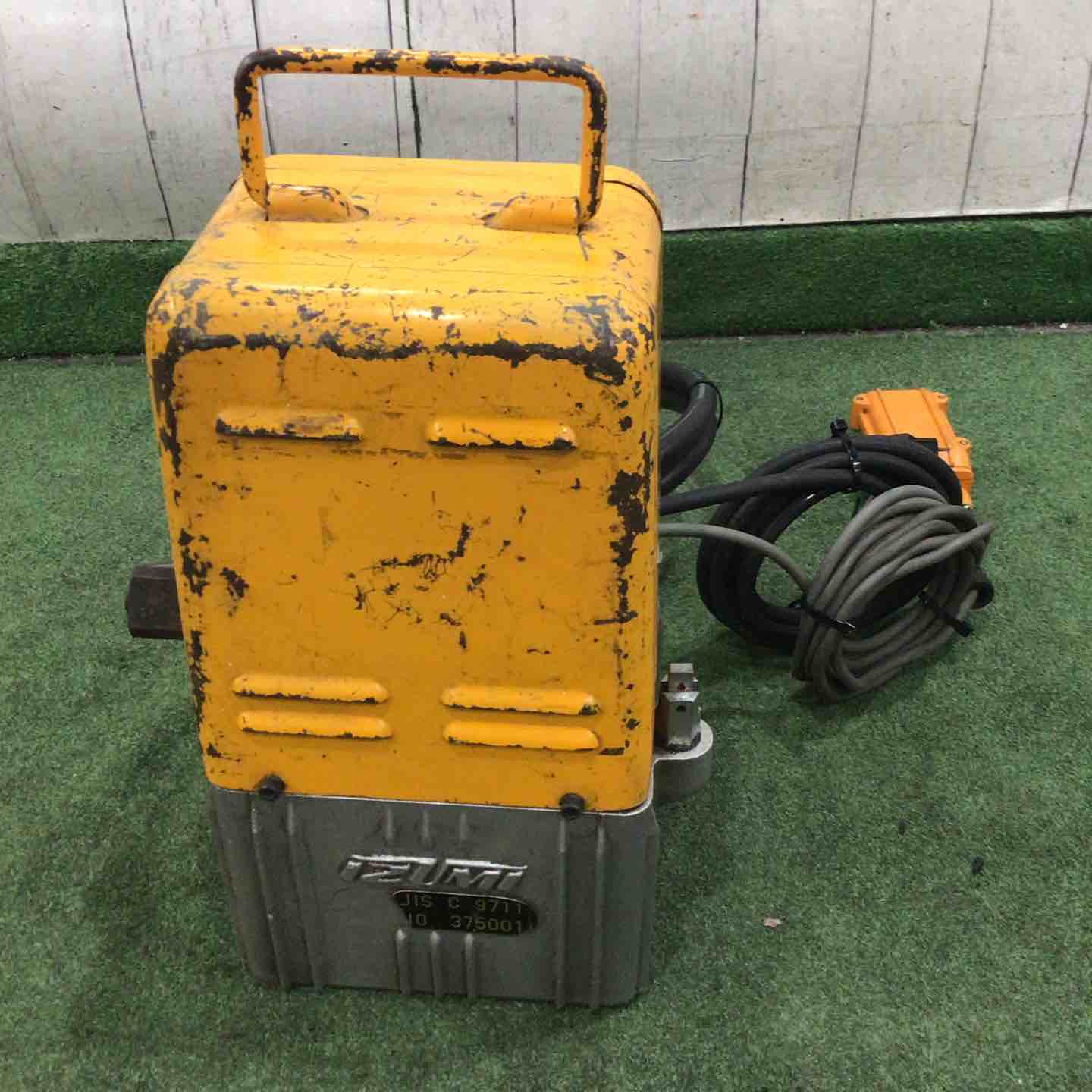 ◇泉精器(IZUMI) 電動リモコン式油圧ポンプ R14E-F【川口店】 – アクト