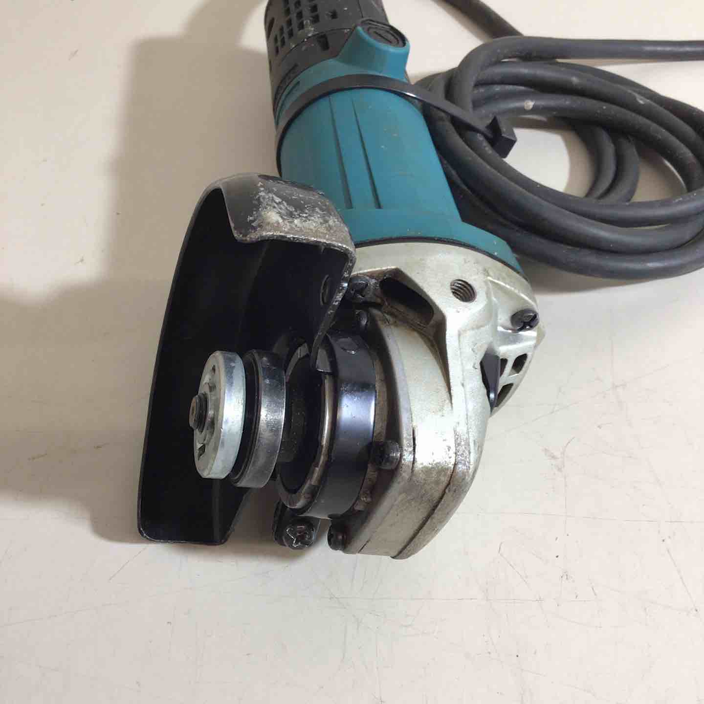 ☆マキタ(makita) 100mmディスクグラインダ 9533B【戸田店】 ☆マキタ(makita) 100mmディスクグラインダ 9533B【戸田店】 – アクト