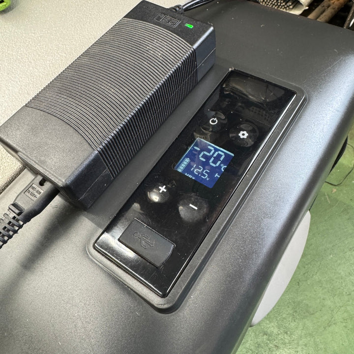 【現状品】 HILL Stone 冷蔵庫 型式不明 ワケアリ商品 動作確認済み 現状販売 AC100V DC12V バッテリー 【桶川店】