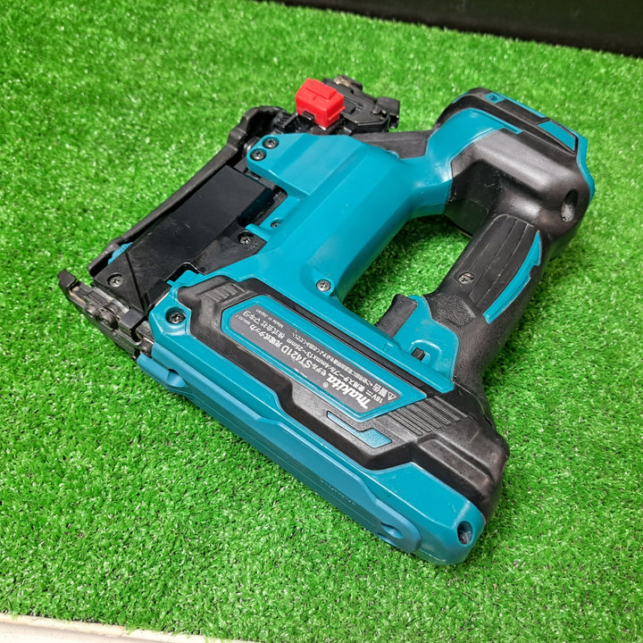 ◇マキタ(makita) コードレスタッカー ST421DZ【岩槻店】