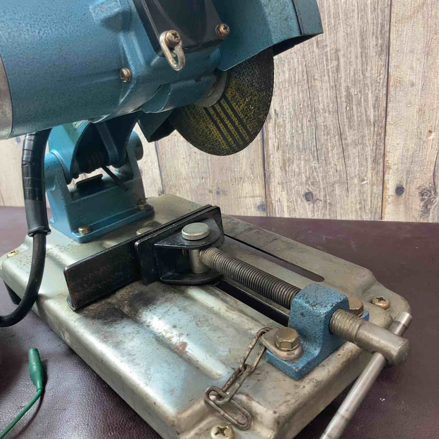 新ダイワ ライトカッター L60C 高速カッター 高速切断機 電動工具 DIY 中古品 新ダイワ(やまびこ) 切断機(ライトカッター) L60C ウエダ金物【公式