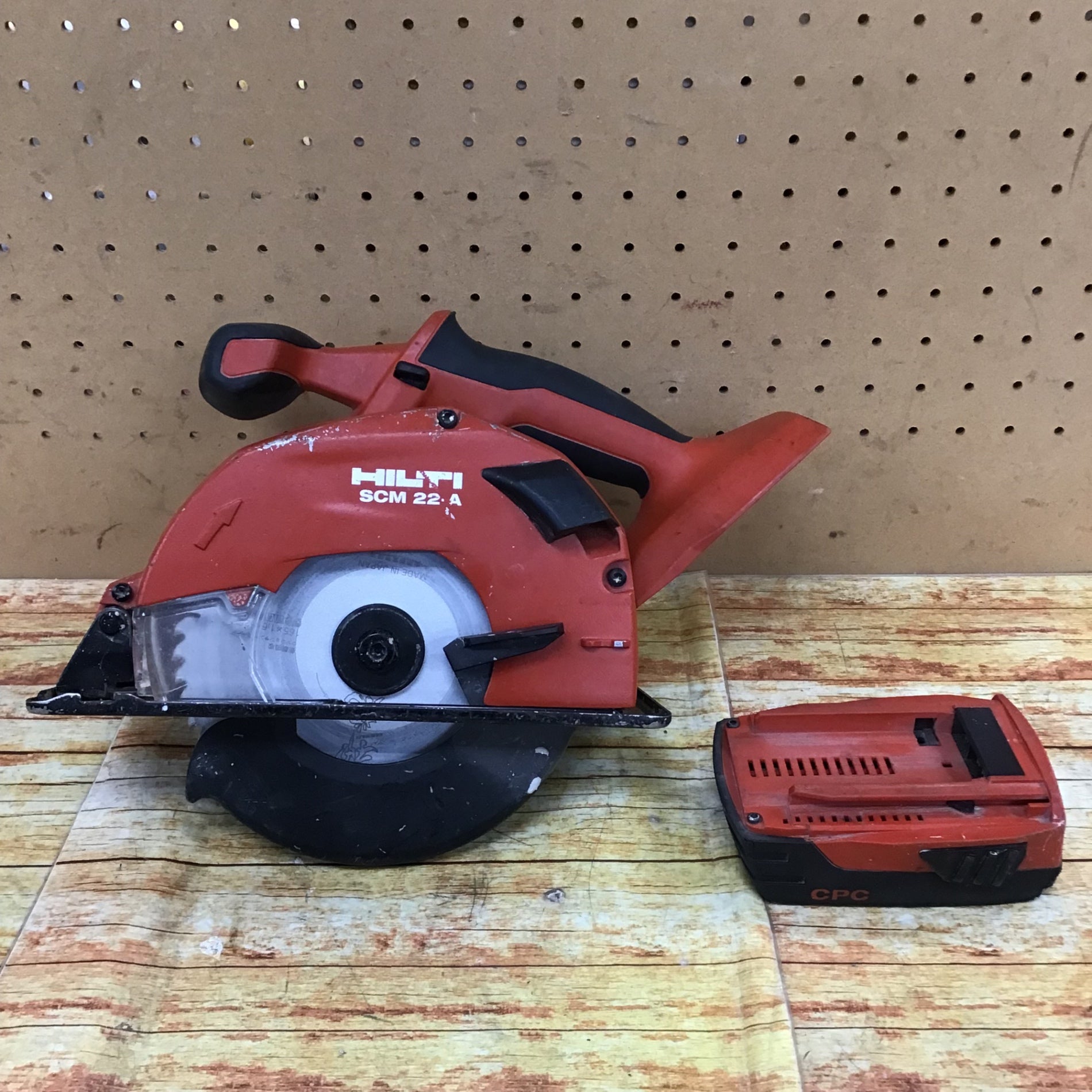 ヒルティ コードレス チップソーカッター SCM22-A/ 本体 ヒルティ コードレス チップソーカッター SCM22-A/ 本体