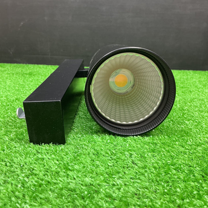 【未使用品】コイズミ　照明 スポットライト HID35W XS706808BW【電材館越谷店】