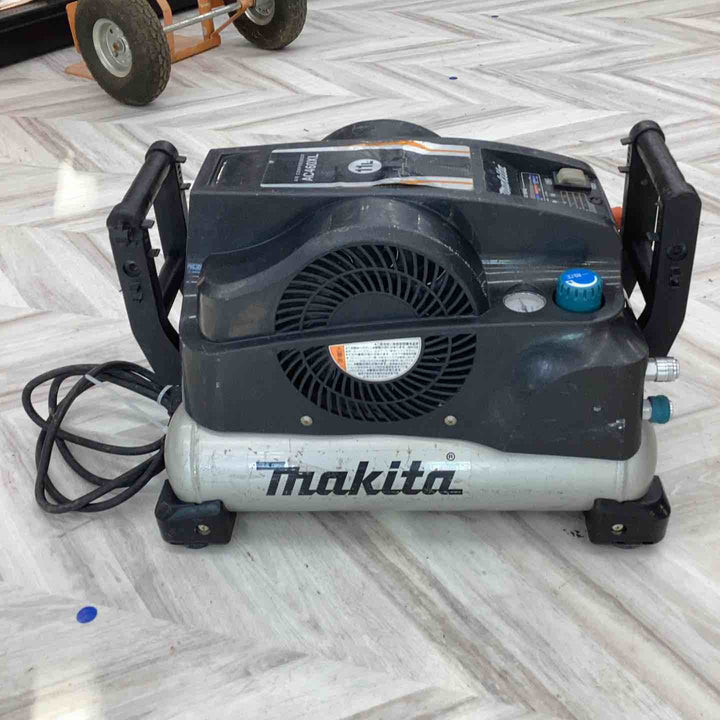 ☆マキタ(makita) エアコンプレッサー AC460XL【越谷店】