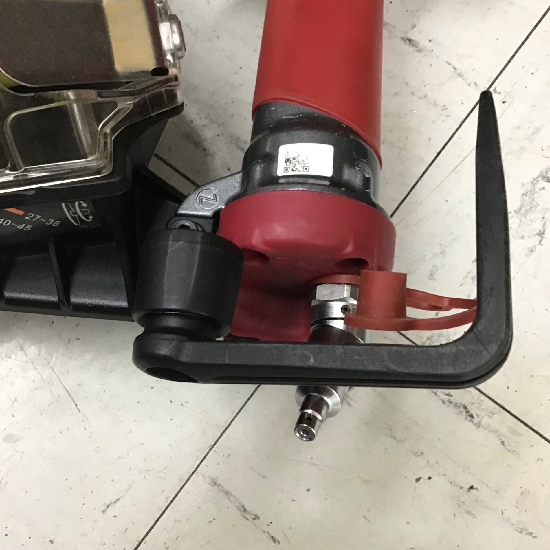 MAX HN-65N2(D) 高圧釘打ち機【野田愛宕店】【店頭取引限定】【中古】管理番号：ITG5VW42VDGG MAX HN-65N2(D) 高圧コイルネイラ