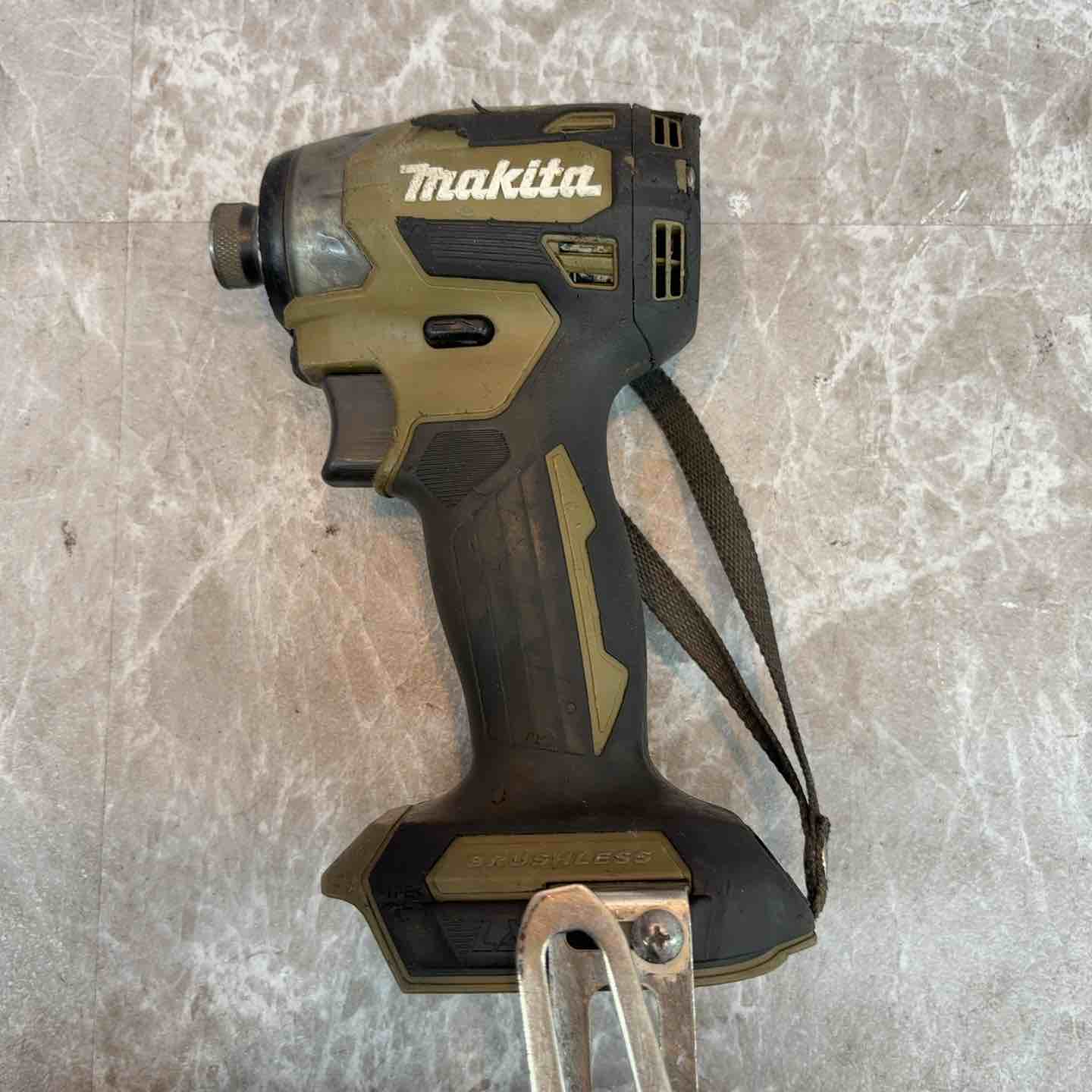 Makita - マキタ　TD161DGX AR 赤　未使用未開封品　DRGX Amazon | マキタ インパクトドライバTD161(14.4V)青 トルク175Nm
