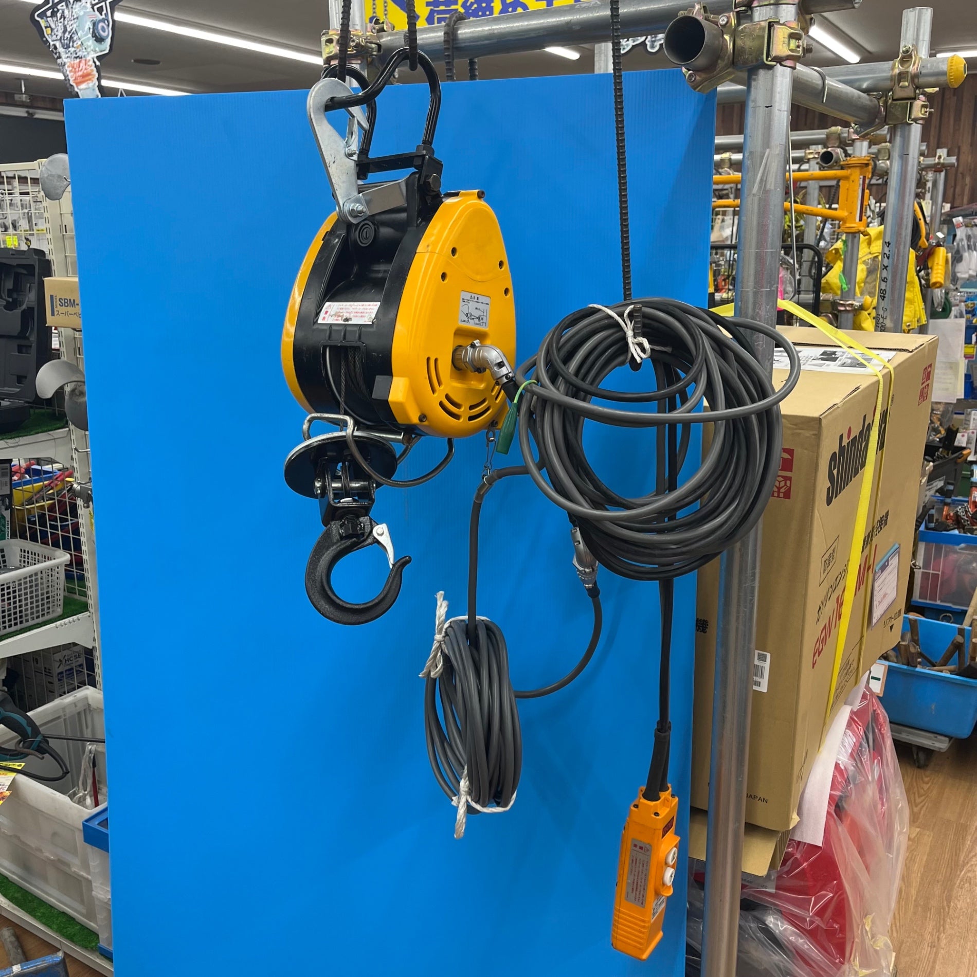リョービ WI-125 電動ウィンチ【市川行徳店】【店頭取引限定】【中古】管理番号：IT4CYJ9Q7FDS RYOBI/リョービ ウインチ WI-125 | 中古品・不用品の高価買取り