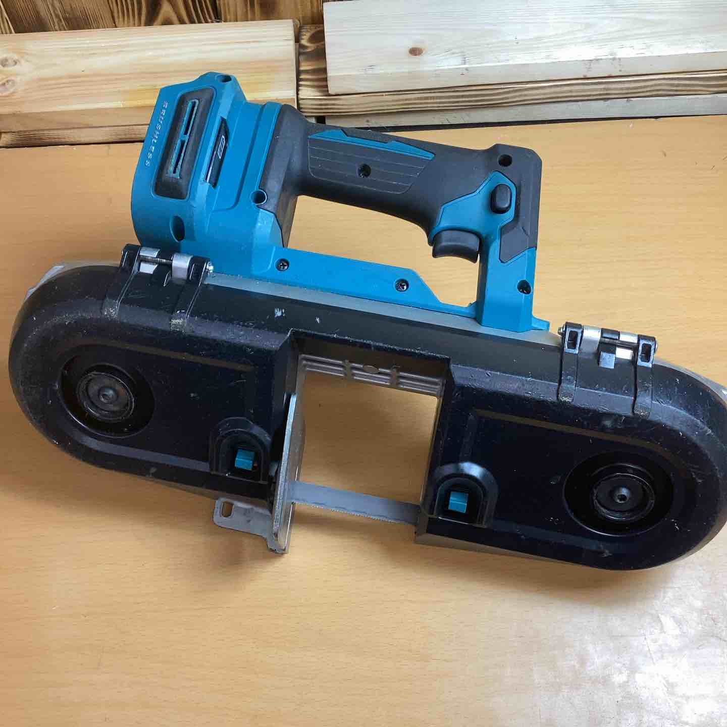 ☆マキタ(makita) コードレスポータブルバンドソー PB183DZ【越谷店