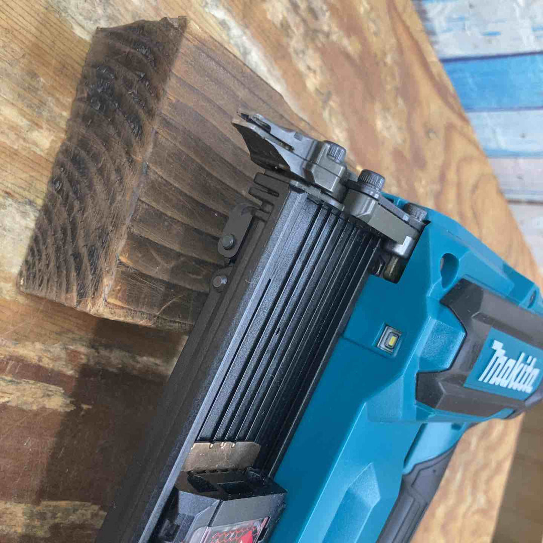 ★マキタ(makita) コードレスフィニッシュネイラ FN001GZK【柏店】