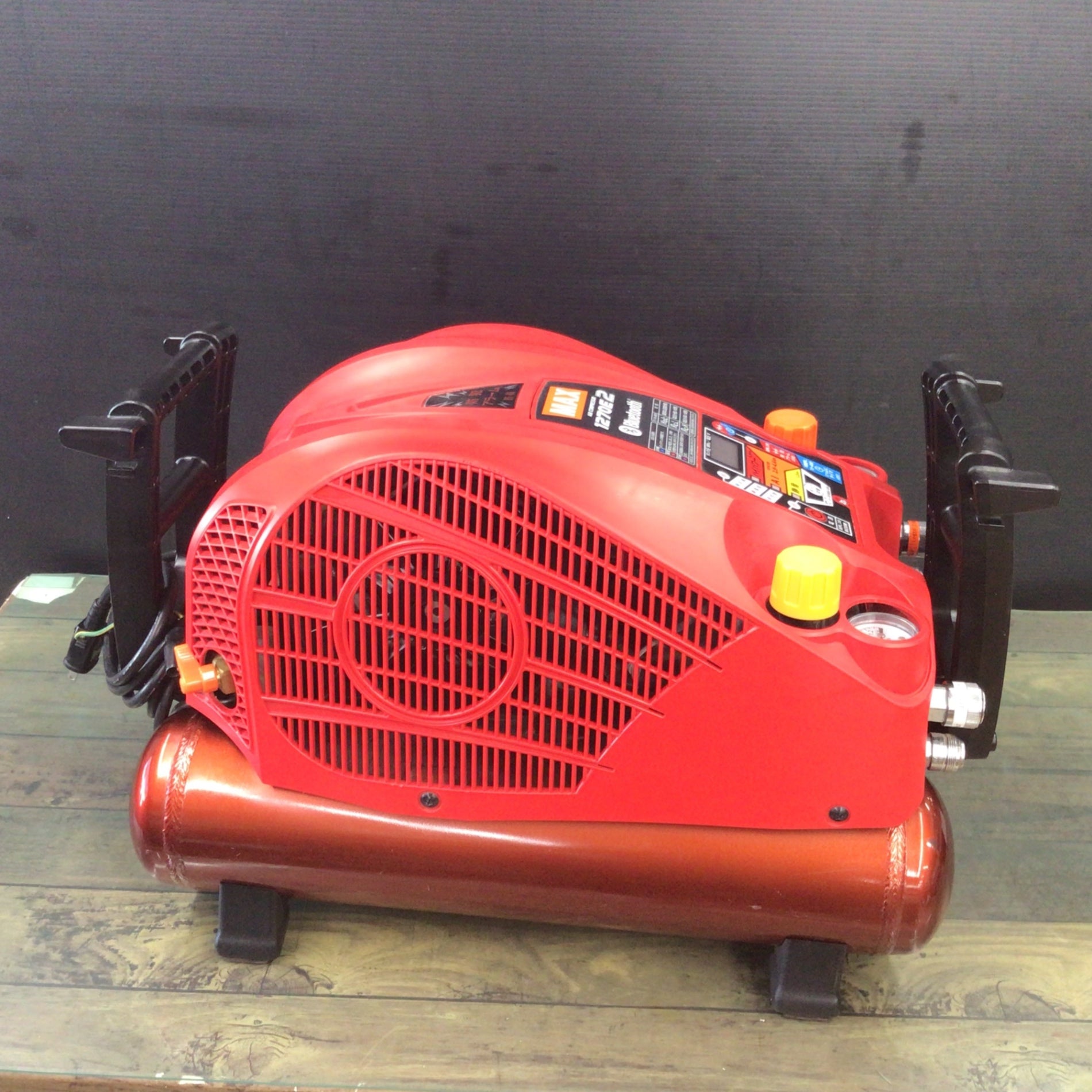 マックス(MAX) エアコンプレッサー AK-HL1270E2_レッド 【東大和店 マックス(MAX) エアコンプレッサー AK-HL1270E2_レッド 【東大和店