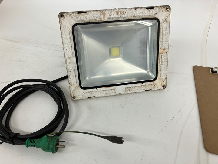 ◇日動工業 NICHIDO LEDエコナイター 防雨型 50W(レフ球300Wの2倍相当) 色温度3000K 本体色:白 LEN-50D-ES-WS【狭山】