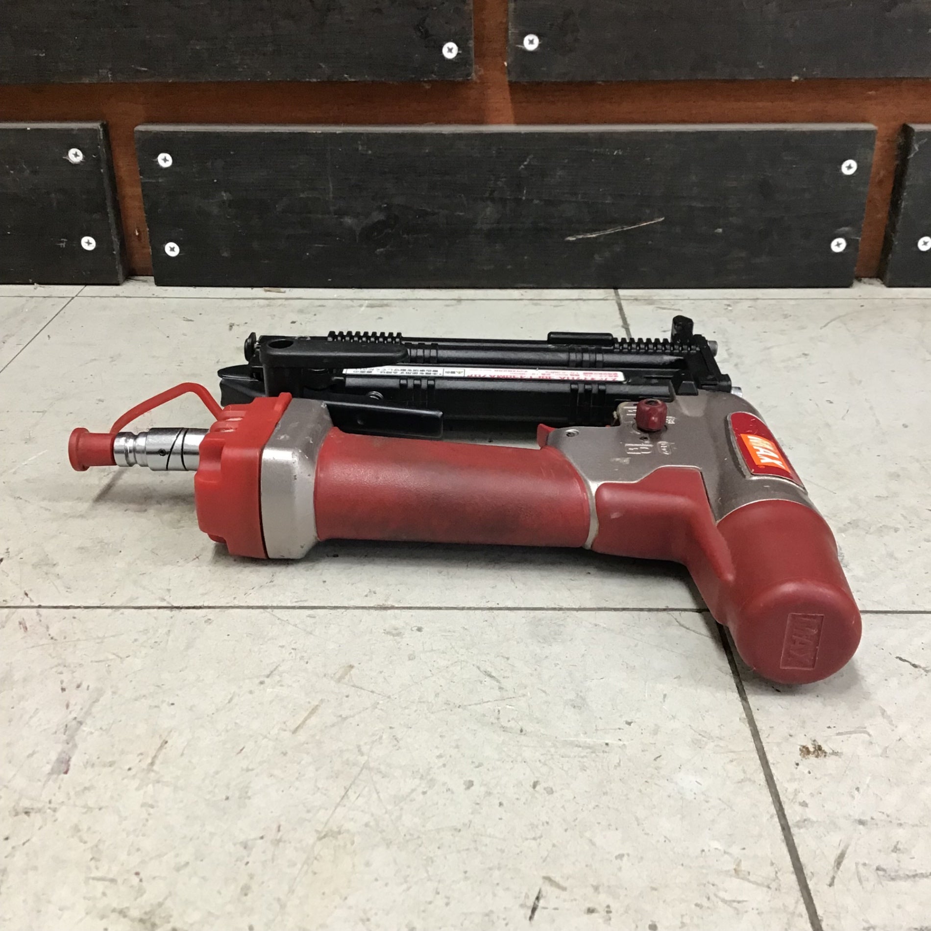 中古品】 マックス/MAX 高圧フロアタッカ HA-38F1/438MAフロア 4MA