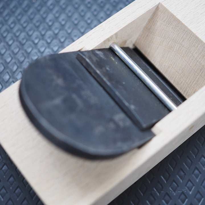 【未使用品】鉋/かんな　舟弘作 　一隅(いちぐう)　寸八 / 70mm白樫台使用 / 桐箱付【鴻巣店】