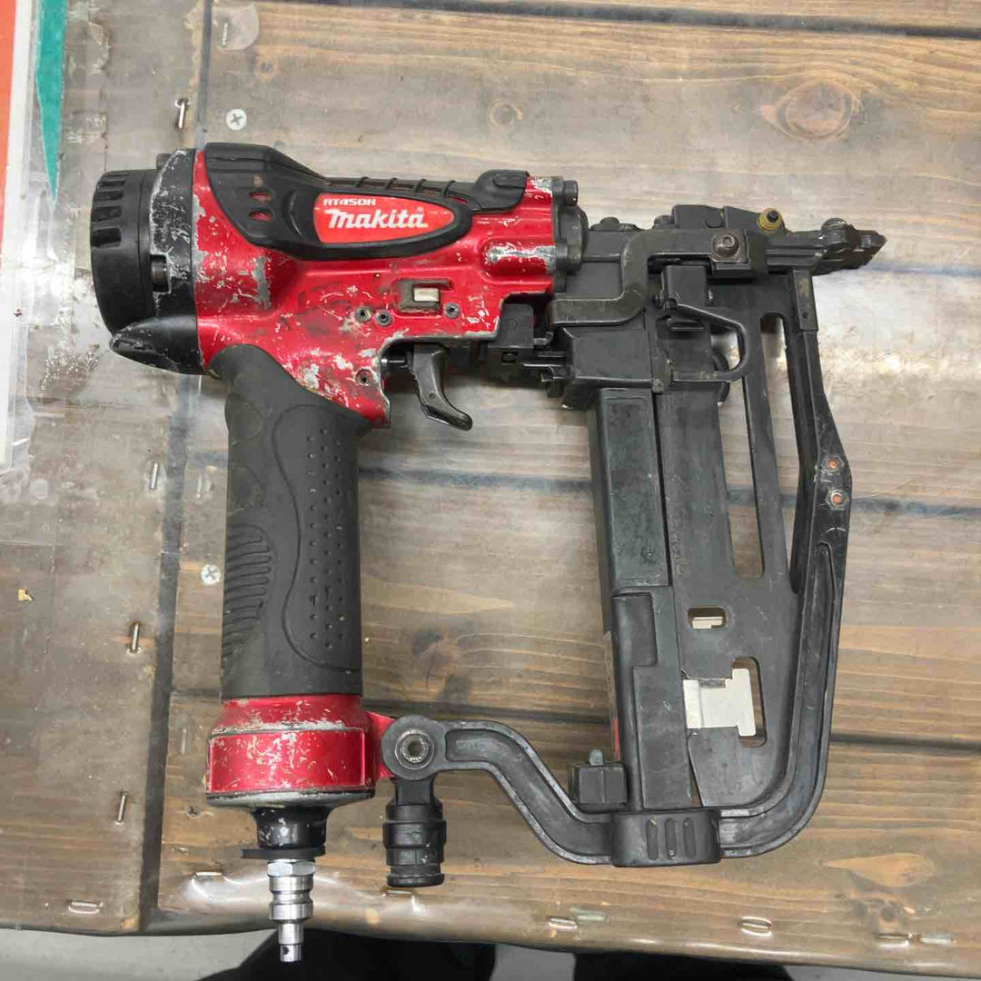 ◇マキタ(makita) 高圧フロアタッカ AT450H (4MA)【戸田店】