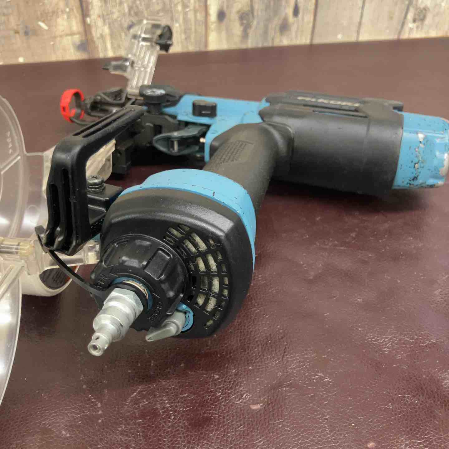 【中古品】 ハイコーキ(HIKOKI ※旧:日立工機) 高圧エアネジ打ち機 WF4HS(CB) 【東大和店】 中古品】 ハイコーキ(HIKOKI ※旧:日立工機) 高圧エアネジ打ち機 WF4HS
