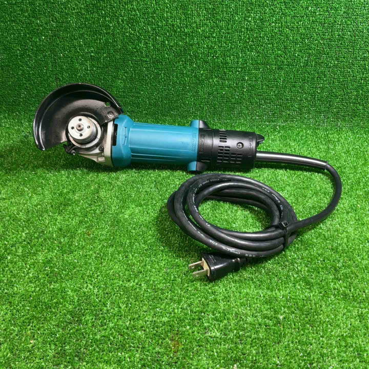 【中古品】 マキタ(makita) 100mmディスクグラインダ 9533B 【藤沢店】