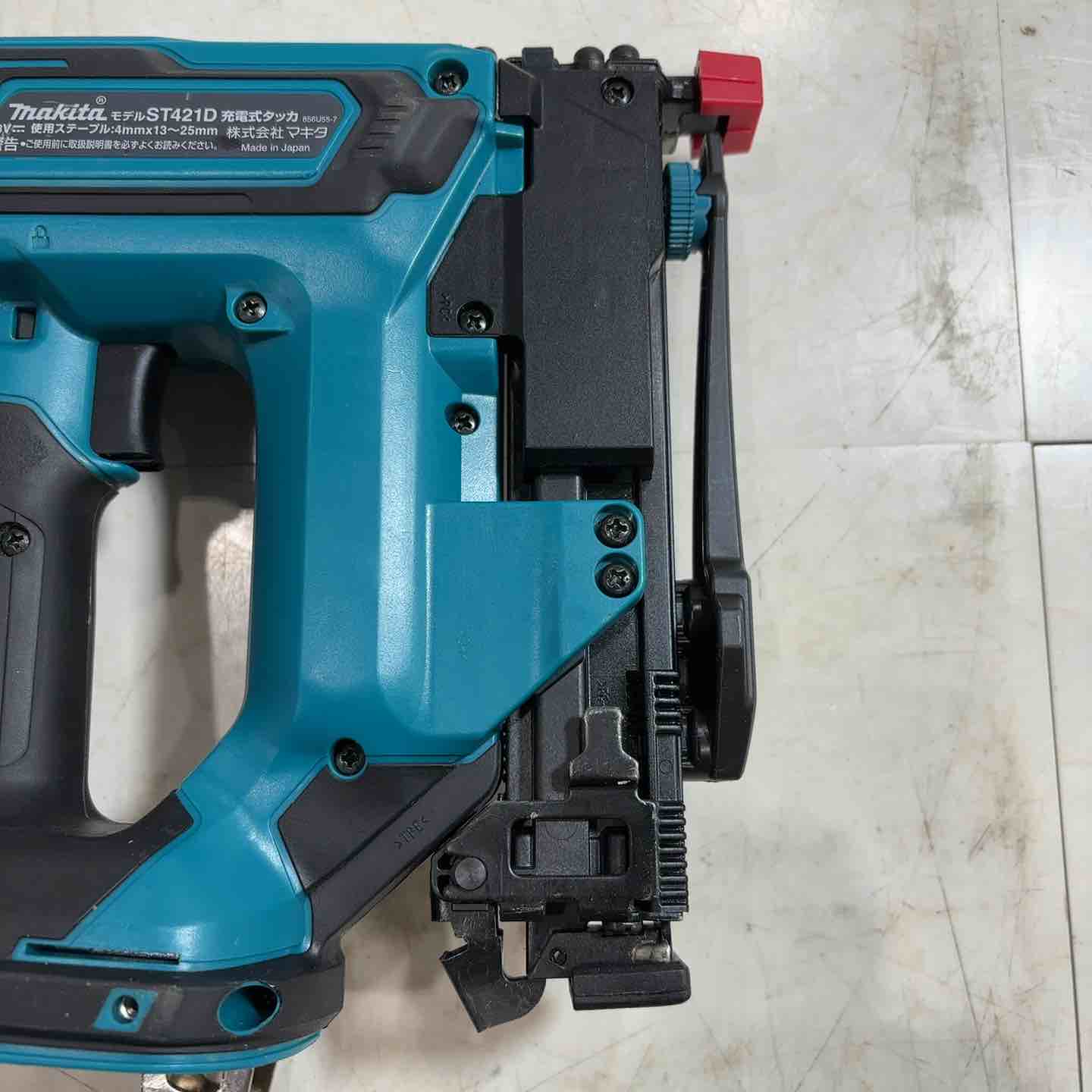 ☆マキタ(makita) コードレスタッカー ST421DZK 動作確認済み【川口店