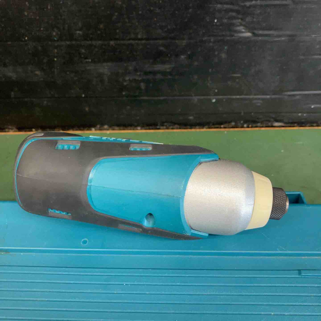 ☆マキタ(makita) 10.8V コードレスインパクトドライバー TD090DWX バッテリー2個付属【戸田店】