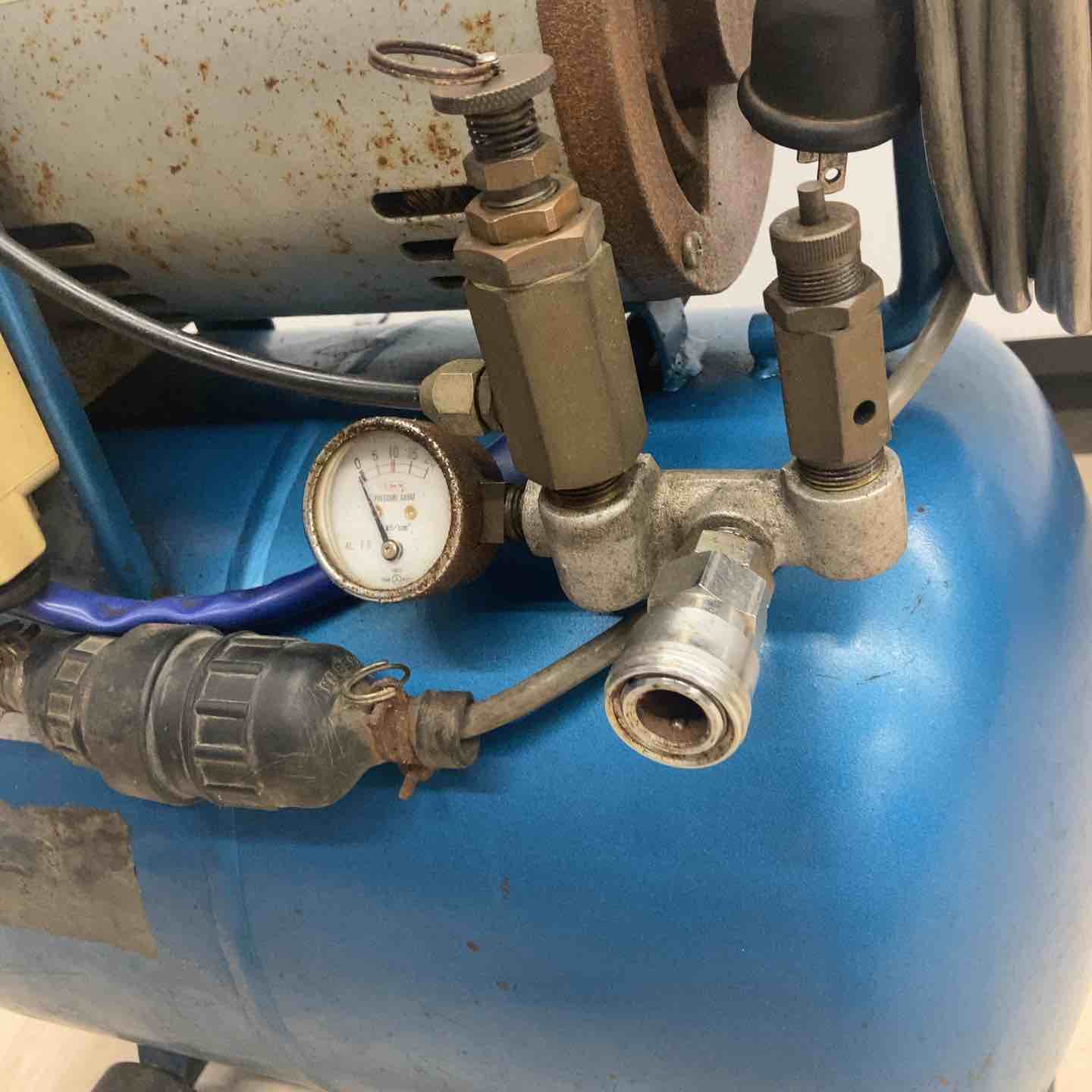 店頭受取り限定】イワタ エアコンプレッサー DCS-041P【川越店