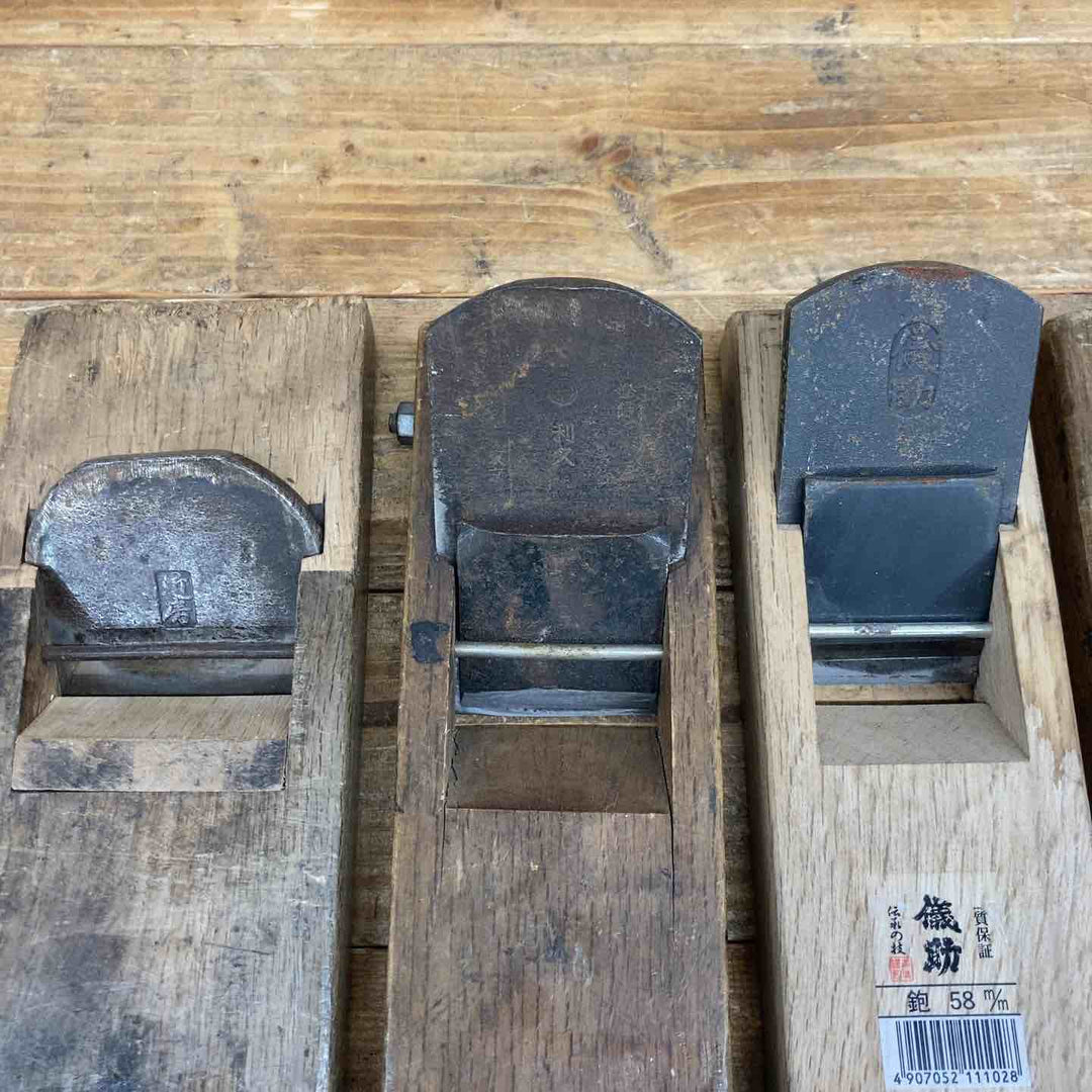 【中古品】 利休、近房、儀助、本忠正、左近、鉋5個セット 鉋 かんな カンナ 和工具 大工道具 鑿 のみ 鋸 のこ 【東大和店】