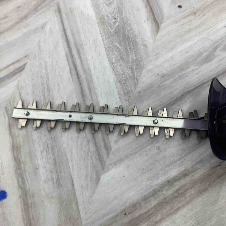 ◇マキタ(makita) 生垣バリカン 刈込幅300mm MUH3002【越谷店】