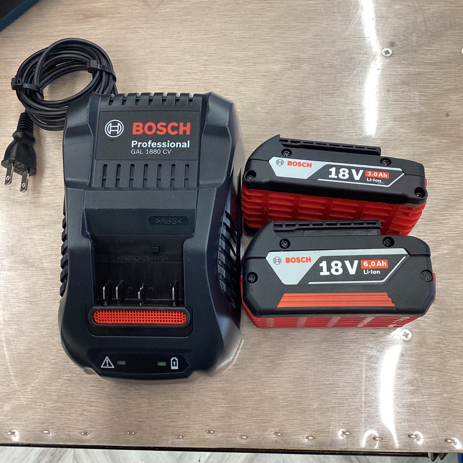 BOSCH(ボッシュ) 18Vコードレス振動ドライバードリル GSB18V-60C【草加