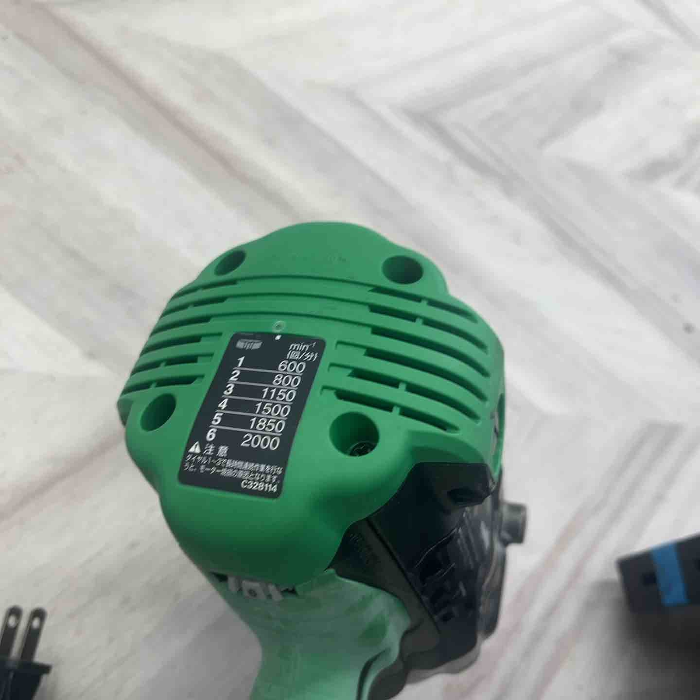 ◇ハイコーキ(HIKOKI ※旧:日立工機) 電子ポリッシャー SP13V ◇ハイコーキ(HIKOKI ※旧:日立工機) 電子ポリッシャー SP13V