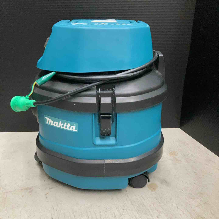 ◇マキタ(makita) 乾式 集じん機 472(P)本体のみ キャスター外層脱落あり、キャスター自体は動きます【戸田店】