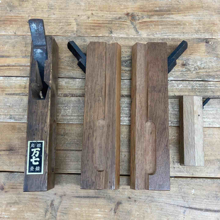 【中古品】 万七 脇取鉋 面取り鉋 4点セット  鉋 かんな カンナ 和工具 大工道具 鑿 のみ 鋸 のこ 【東大和店】