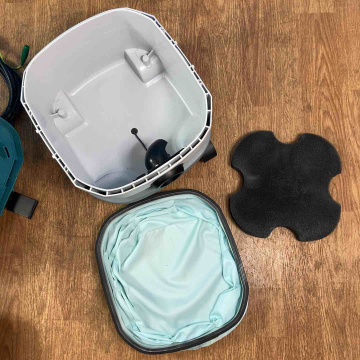 【美品】★マキタ(makita) 集じん機 乾式 VC0830 連動機能 ホース・バック・ポリ袋付き【岩槻店】